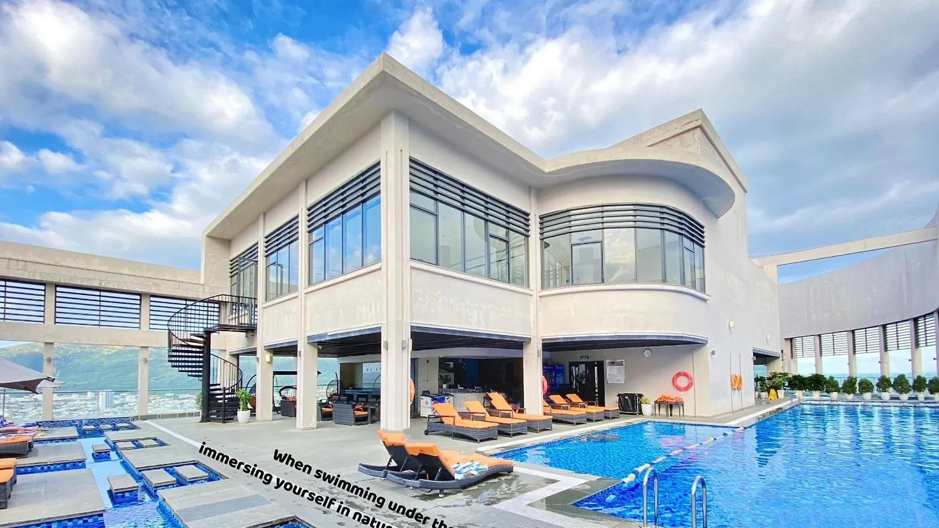 Luxurious Apartment Free Pool Sauna Gym Da Nang